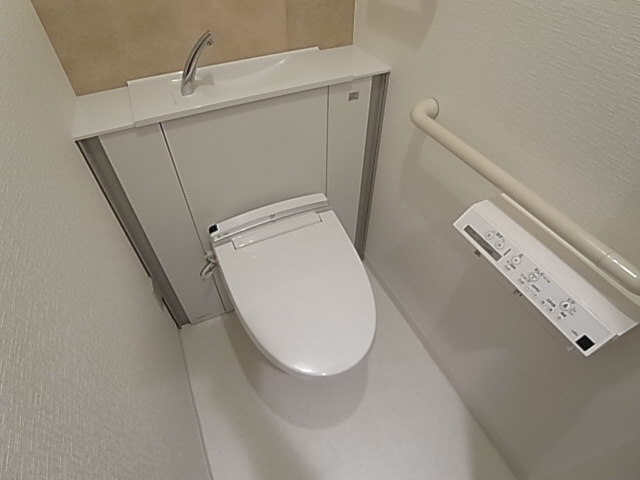 神戸市兵庫区塚本通８丁目の賃貸マンションのトイレ|トイレ（ウォシュレット付）