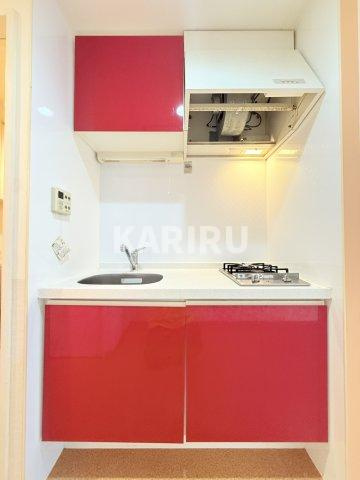 アパートメント京橋のキッチン|同物件別部屋の写真です。