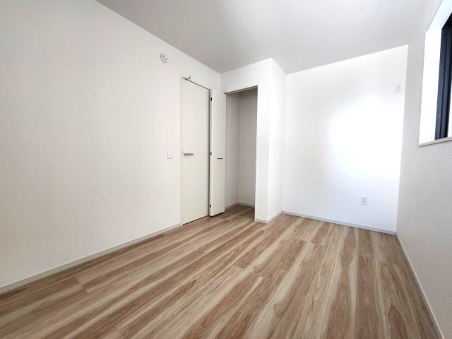 福岡市西区愛宕浜第1-3棟（1号棟）　の内観：施工例|穏やかな光が差し込む室内には、穏やかな時間が流れます。