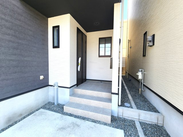 福岡市西区愛宕浜第1-3棟（1号棟）　の外観：施工例|おでかけの時も帰った時も、「我が家」を最初に感じでもらえる素敵な空間に。