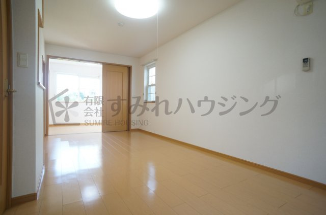 ソレイユⅡの居間・リビング|参考、同建物・同間取りの号室