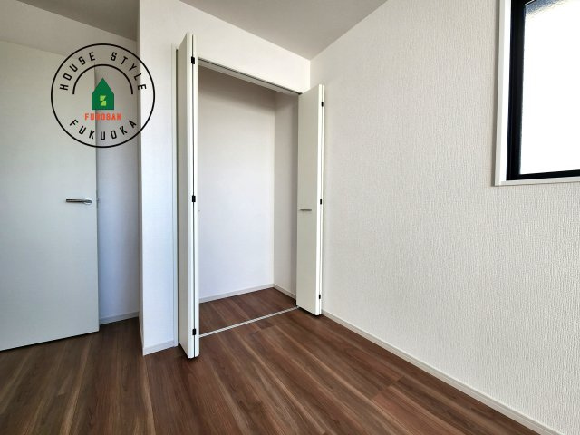 福岡市西区愛宕浜第1-3棟（2号棟）　の内観：施工例|収納には困りません。