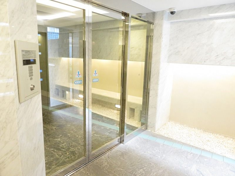 ラクラス月島のエントランス