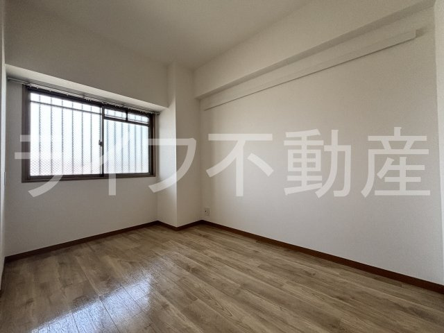 戴慶カーサグラシアの寝室|開放的な寝室です