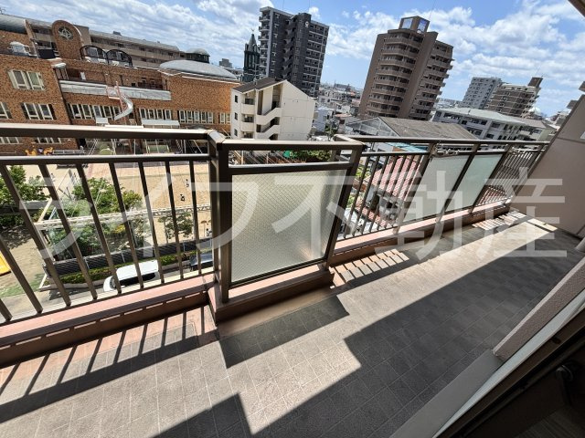 戴慶カーサグラシアのバルコニー|バルコニーからの眺めを楽しみながら食事をしませんか