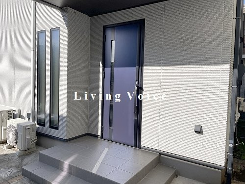 【玄関】 | 【仲介手数料０円】座間市入谷東4丁目　中古一戸建て | 座間市入谷東4丁目　中古一戸建て