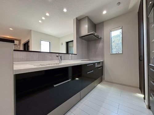 【キッチン】 | 【仲介手数料０円】座間市入谷東4丁目　中古一戸建て | 座間市入谷東4丁目　中古一戸建て