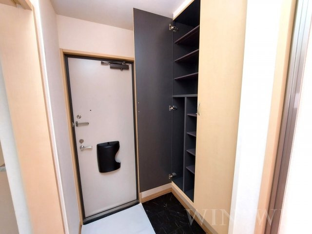 リビングタウン下地 Bの玄関|イメージ（同建物内・同間取りの写真）