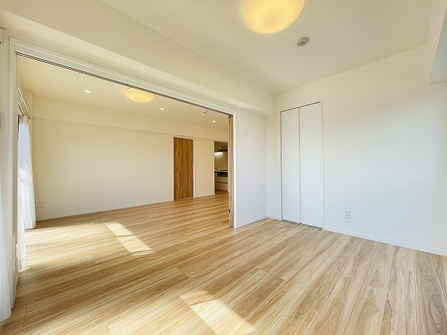 【洋室】 | エスポワール吉塚