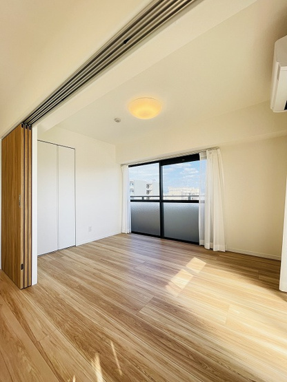 【洋室】 | エスポワール吉塚