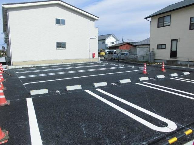 モンターニュの駐車場