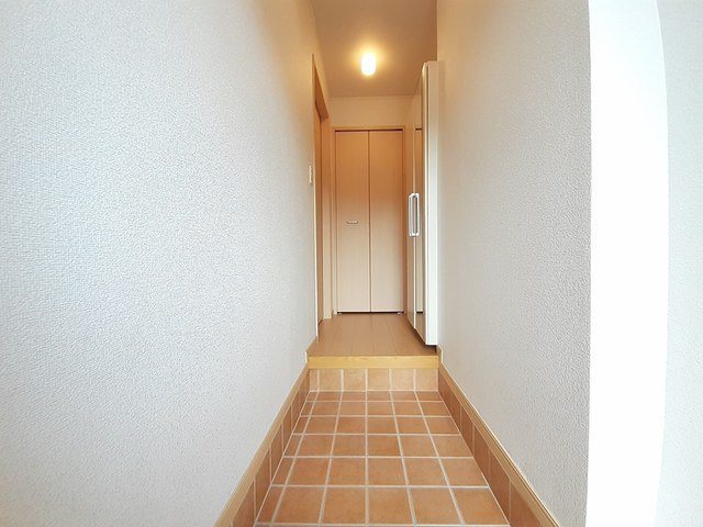 スウィート・コートＢの玄関