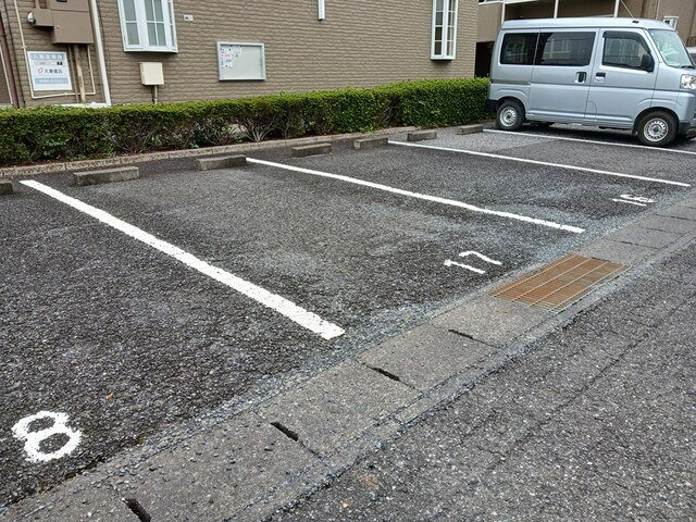 クローバーヒルズＣの駐車場