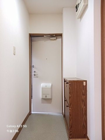 クローバーヒルズＣの玄関