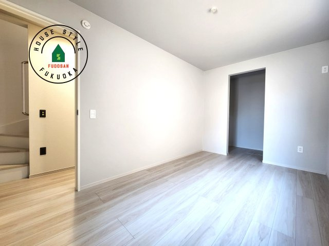 福岡市西区愛宕浜第1-3棟（3号棟）　の内観：施工例|主寝室には収納力に優れたクローゼットがありますので、お部屋もすっきり片付きます。