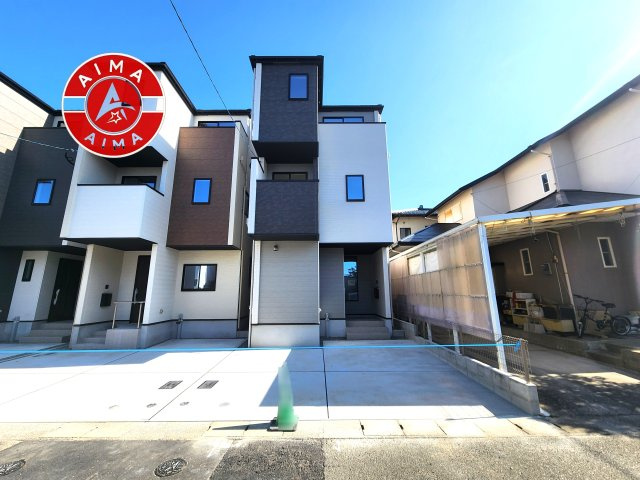 福岡市西区愛宕浜第1-3棟（3号棟）　の居間・リビング|明るく開放的なリビングダイニングは豊かな陽光が注ぎ込み、やすらぎの空間を演出してくれます。ご家族で楽しいひとときをお過ごし下さい。※家具はCGを合成したものです。