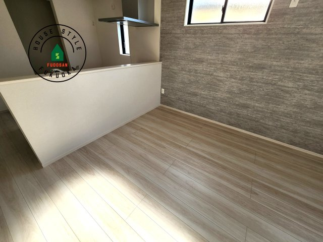 福岡市西区愛宕浜第1-3棟（3号棟）　の内観：施工例|キッチンから立ち込める香りが今日の料理を期待させます。