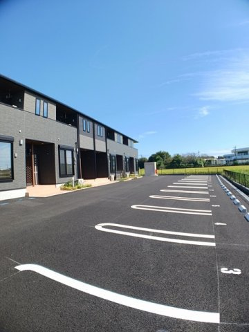 熊本市北区梶尾町のアパートの駐車場|駐車場があるので、車を買う予定の方も安心です