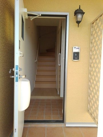 トー・アルブル　Ｂのエントランス|落ち着いたエントランスです