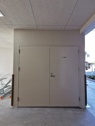 エグゼ天神橋のその他共用部分|敷地内ゴミ置き場です
物件の外観です