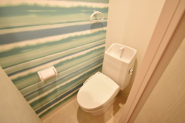 西宮市甲子園七番町の賃貸マンションのトイレ