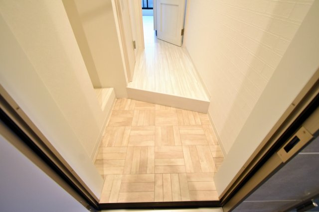 西宮市甲子園七番町の賃貸マンションの玄関