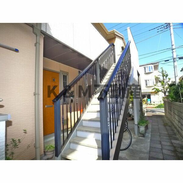 プチハイムレオのエントランス|建物の内部です