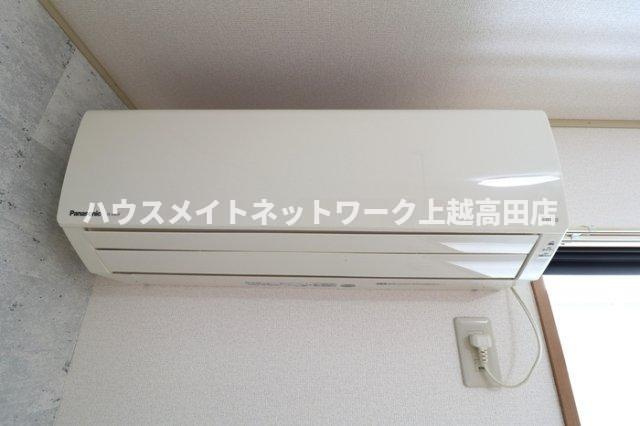 フィルコート新町の設備|備え付けエアコン（参考同型203号室室内写真）