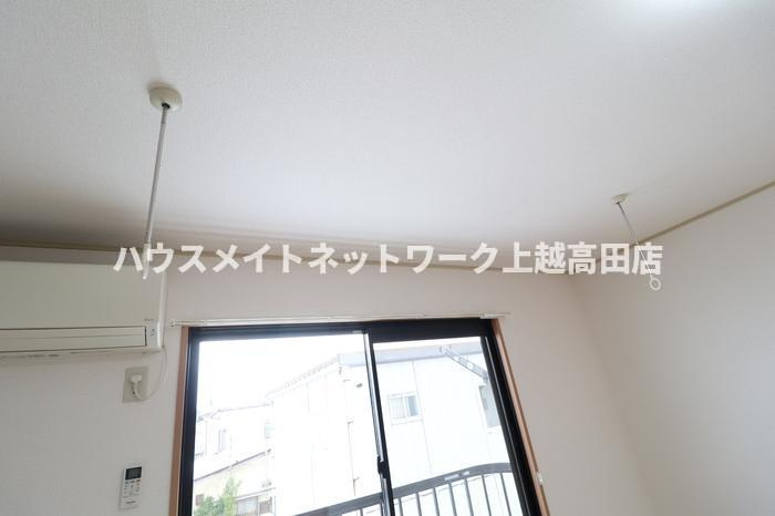 フィルコート新町のその他|室内物干し（参考同型203号室室内写真）
