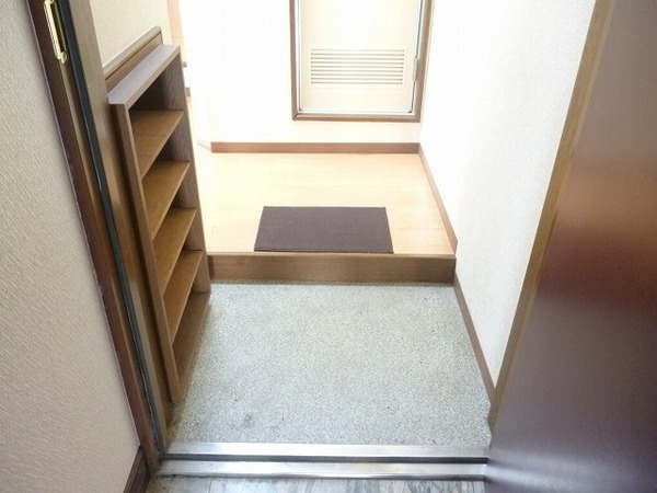 チャイナベルの玄関