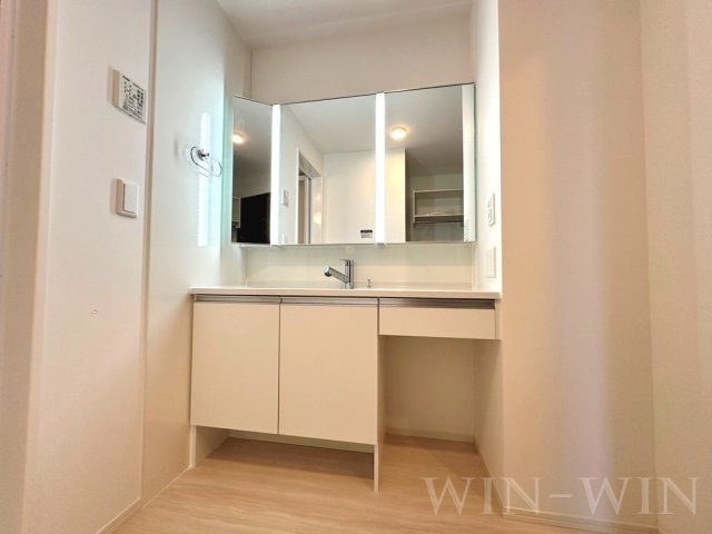 ファミール駅西の独立洗面台