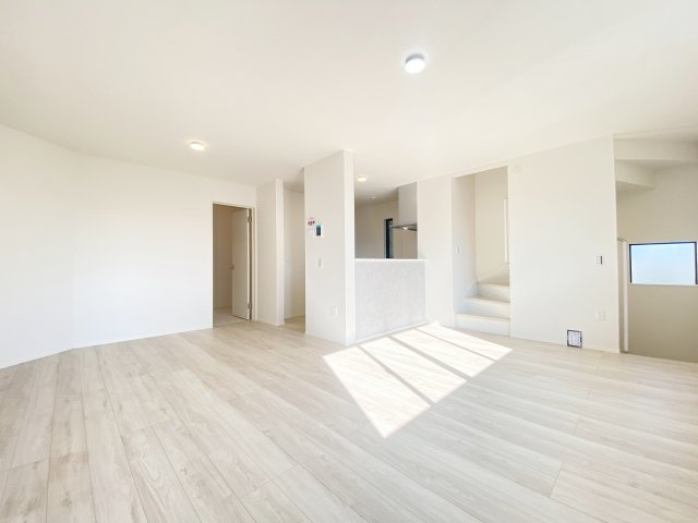 『八王子市新築戸建て』八王子市子安町4-26-3【仲介手数料無料】　４期の居間・リビング|～仲介手数料無料☆八王子ひなた不動産～　八王子市子安町　新築戸建て