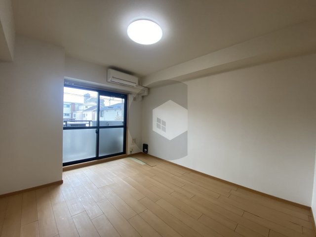 ネオ・グランツ高井田の居間・リビング