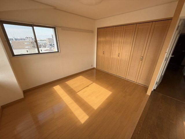 コルナス西館の寝室