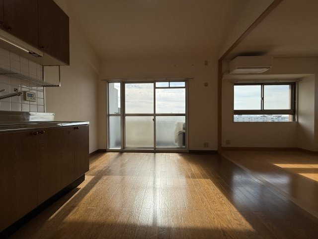 コルナス西館の居間・リビング