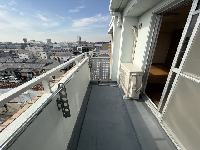 コルナス西館のバルコニー