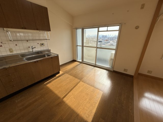 コルナス西館の居間・リビング