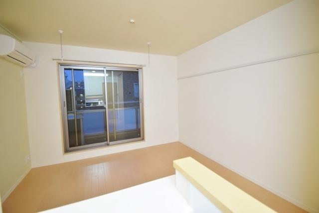 シャンテボナールの寝室|洋室9.2帖