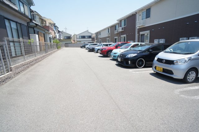 ソレイユⅡの駐車場