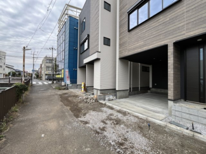 『八王子市新築戸建て』八王子市子安町4-26-3【仲介手数料無料】　４期の前面道路含む現地写真|～仲介手数料無料☆八王子ひなた不動産～　八王子市子安町　新築戸建て