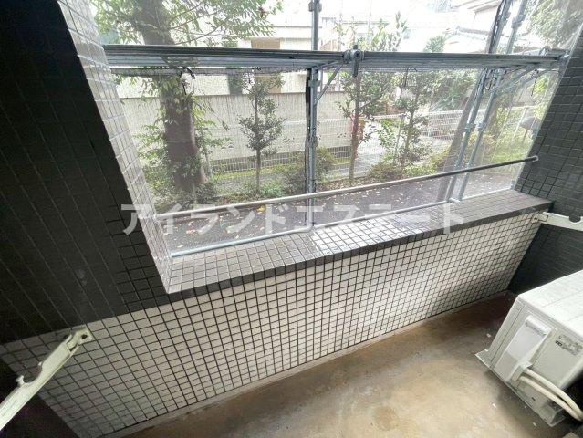 ティブロンコート　陽当たり良好　バストイレ別のバルコニー