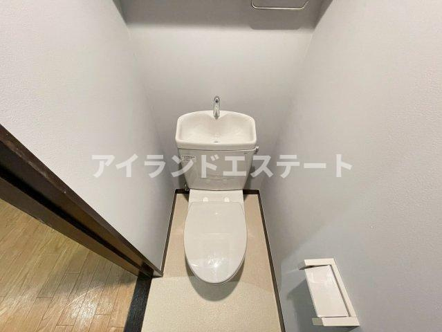 ティブロンコート　陽当たり良好　バストイレ別のトイレ