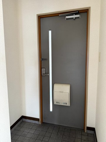 十三番館の玄関