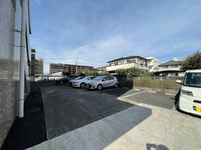 グレーシーハウスⅡの駐車場
