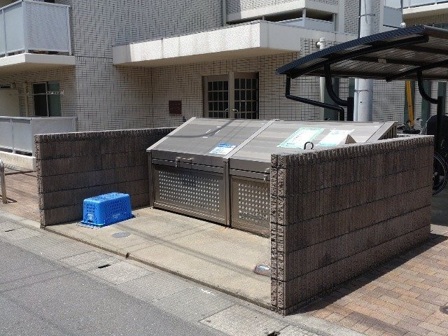 レオパレスパルコートＣのその他|ダストボックス