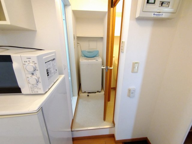 レオパレスパルコートＣのその他|洗濯機置場
