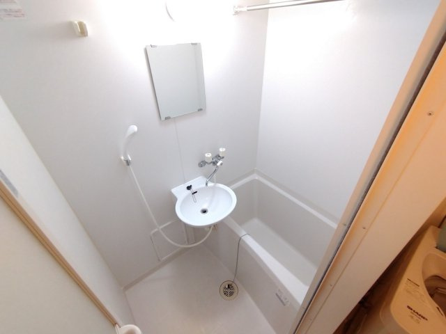 レオパレスパルコートＣの浴室