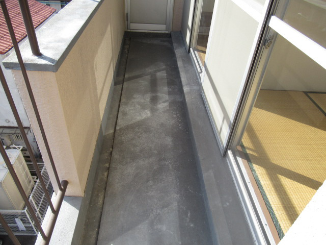 明石市別所町の賃貸マンションのバルコニー