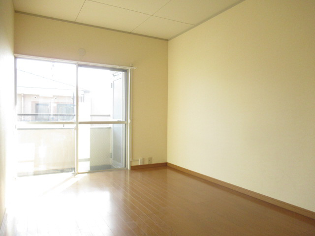 明石市別所町の賃貸マンションの洋室