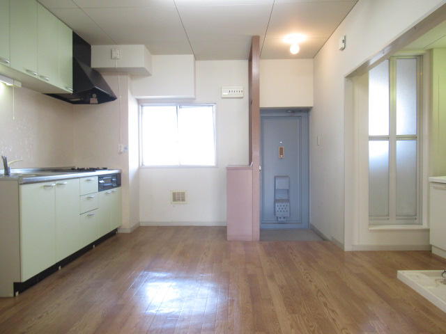 明石市別所町の賃貸マンションの居間・リビング